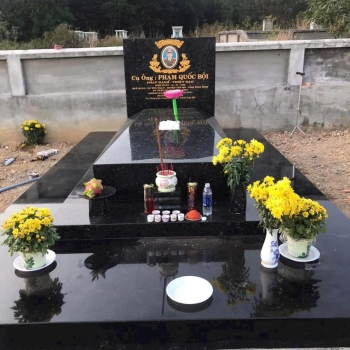 Mộ Đá Thiên Thu