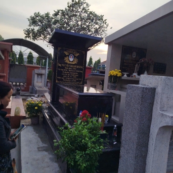 Mộ đá nguyên khối