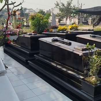 Mộ công giáo nghĩa trang giáo xứ Châu Bình